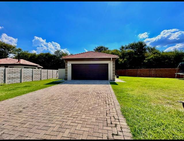 3 BEDROOM HOUSE FOR SALE IN NGWENYA RIVER ESTATE